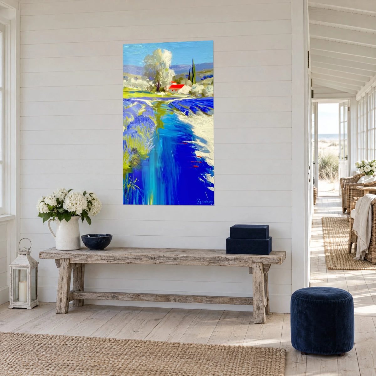 Tableau champ de lavande violette sous ciel azur, cyprès sombre et maison rouge, en vue de trois-quarts, bord de mer