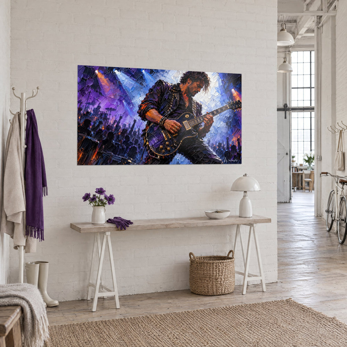 Tableau rockeur à la chevelure brune penché sur sa Les Paul, touches orange et lavande, face à une console en bois dans un loft