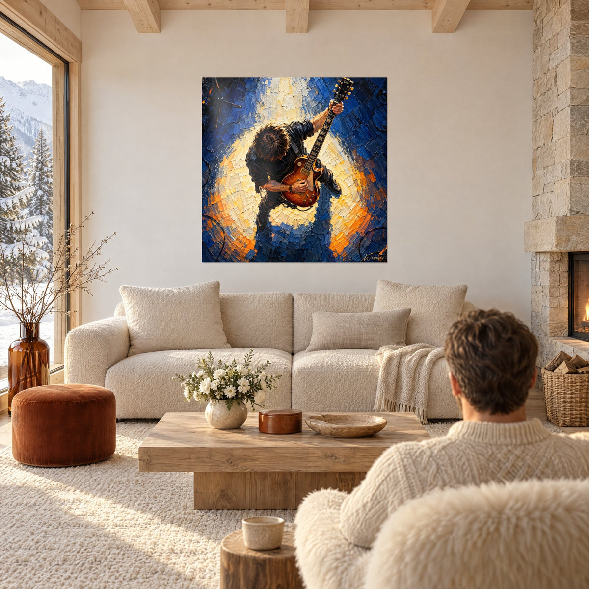 Tableau guitariste vu d'en haut, Les Paul orange sur halo crème et bleu cobalt, couple de dos, au-dessus d'un canapé dans un salon lumineux