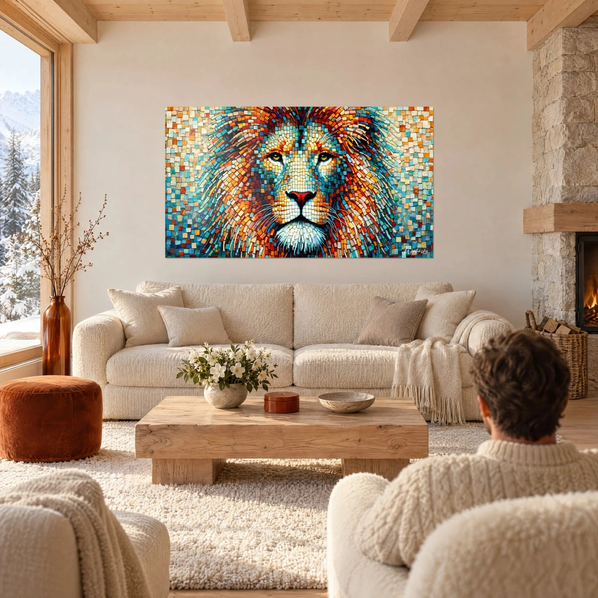 Tableau lion en mosaïque aux tesselles orange et turquoise, crinière flamboyante, au-dessus d'un canapé dans un salon lumineux