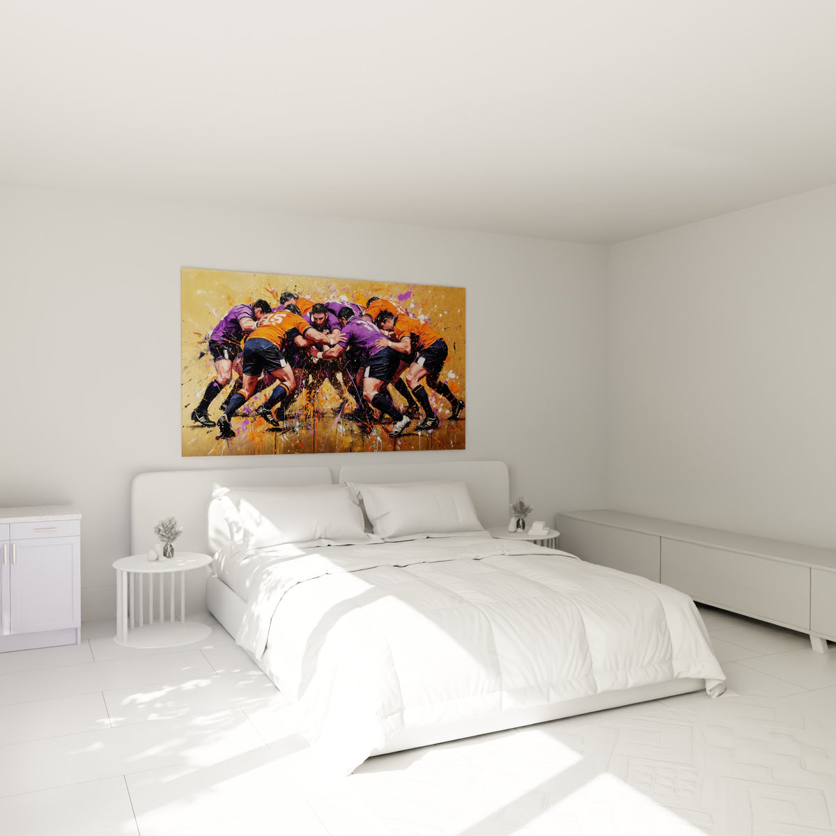 Joueurs de rugby en mêlée orange et violette, accrochés au-dessus d'un lit dans une chambre claire