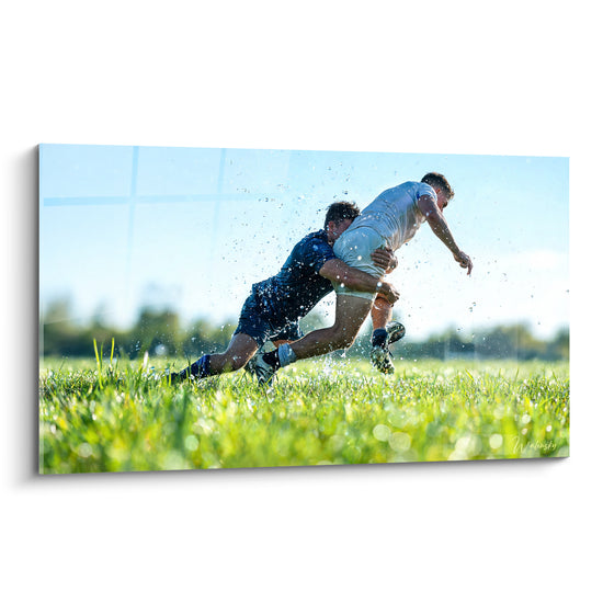 Tableau Plaquage vert et bleu sur pelouse humide - Choc sur le terrain - Edition Rugby