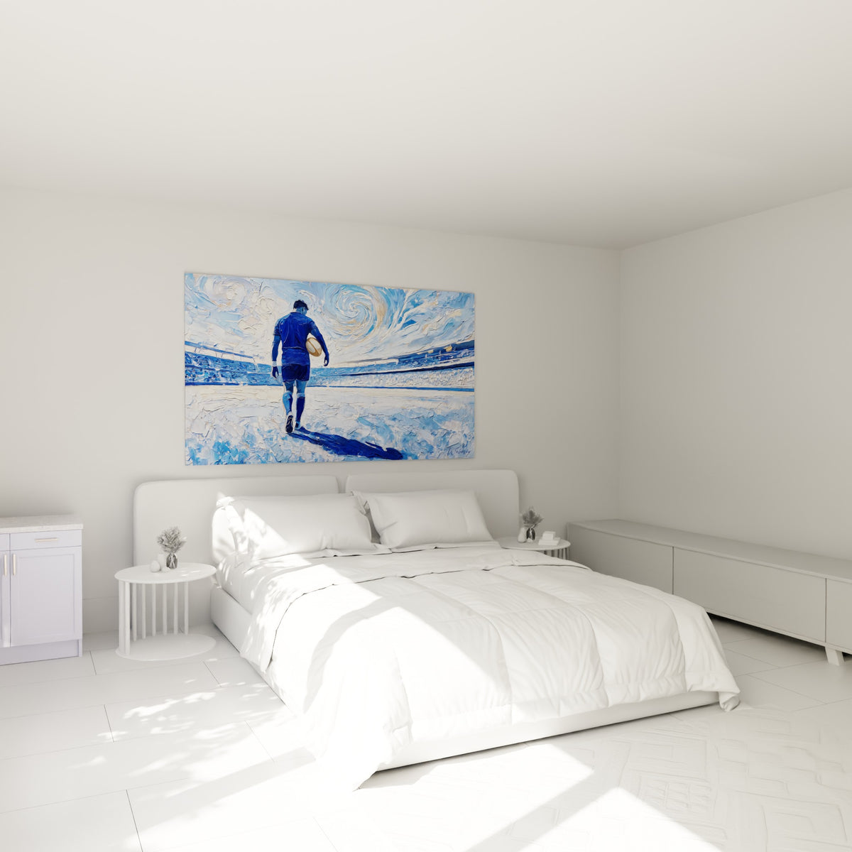 Silhouette bleu marine du joueur au ballon ovale accrochée au-dessus d'un lit dans une chambre claire