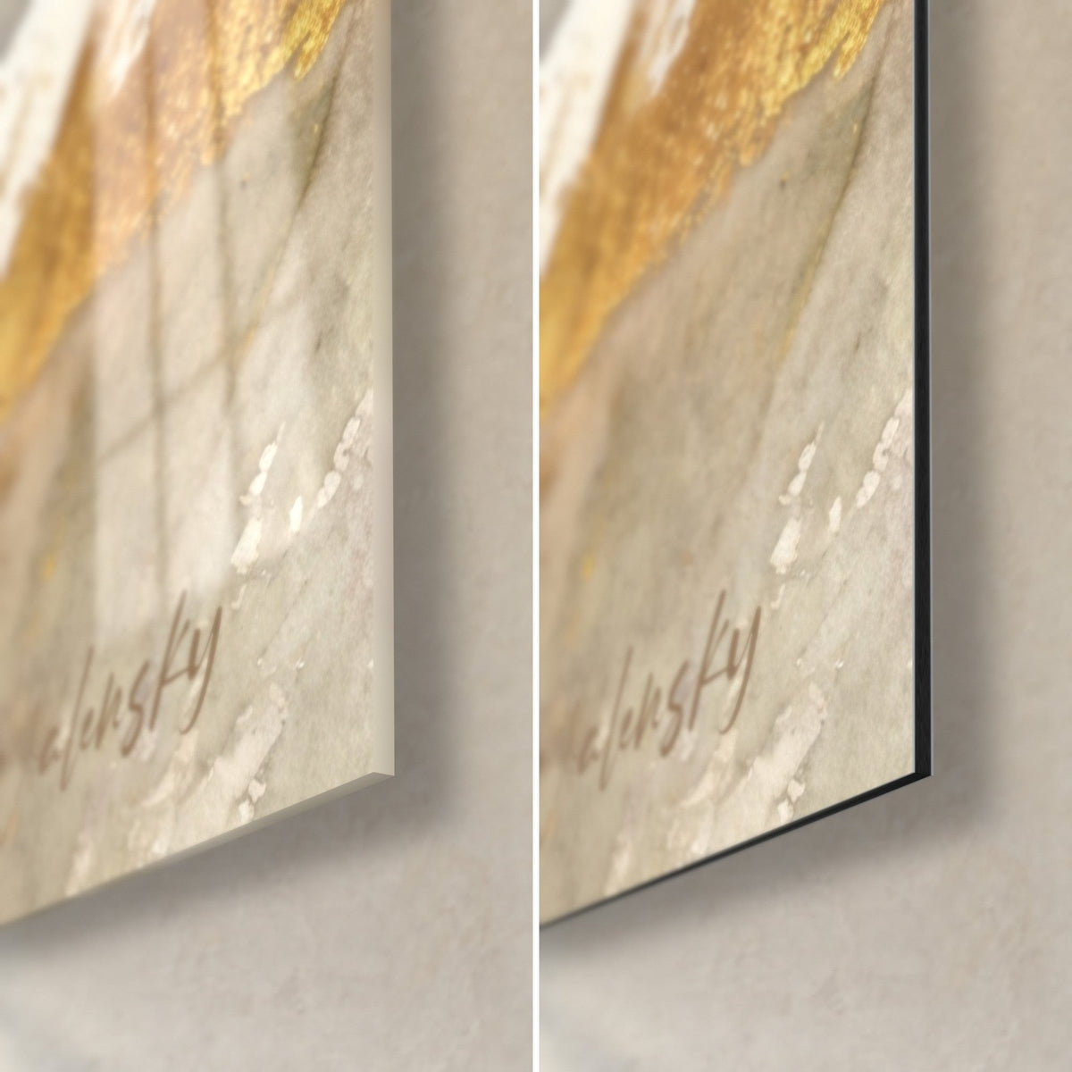 Tableau botteur de rugby, coin bas droit : verre acrylique brillant et reflets à gauche, alu Dibond noir mat à droite, or et crème