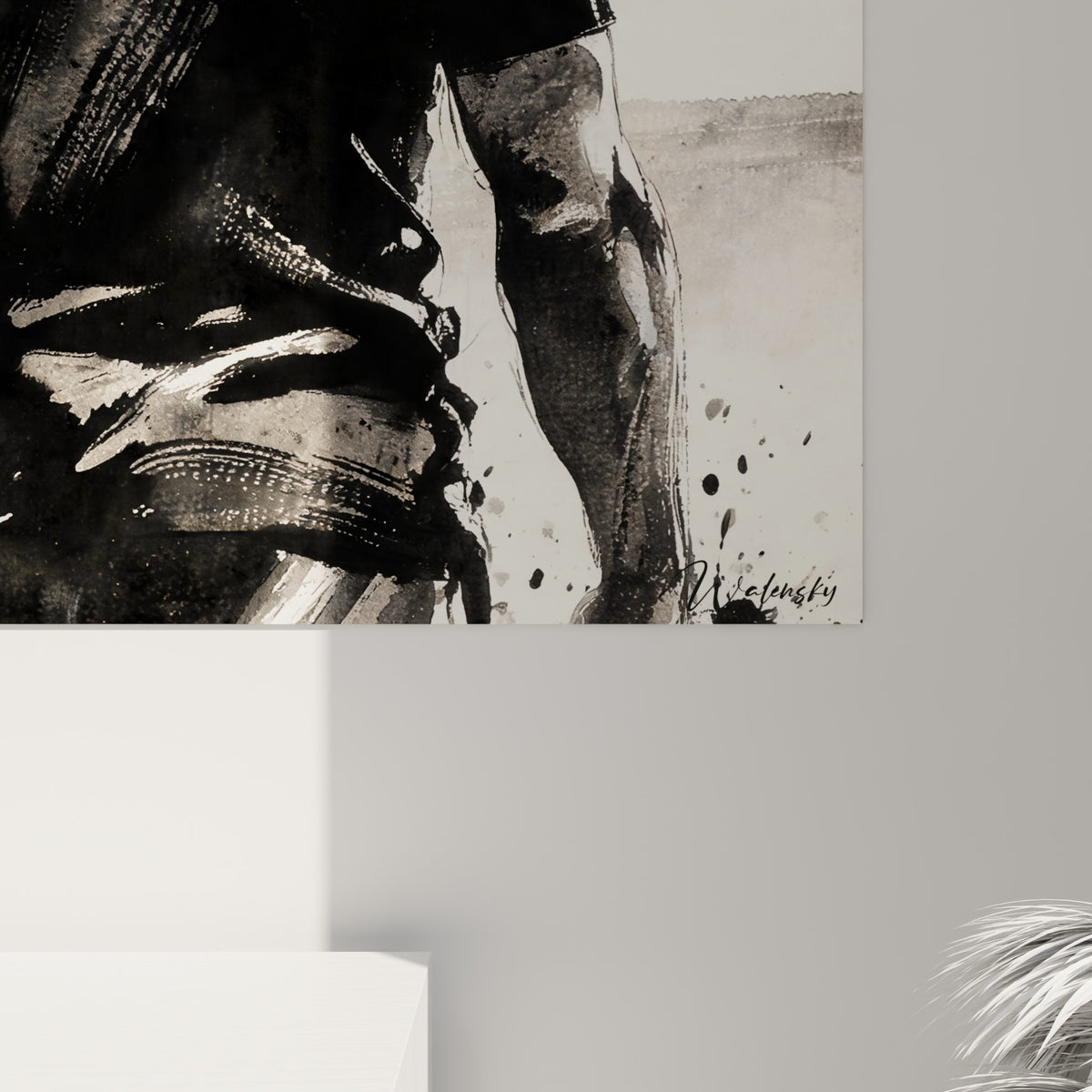 Détail des coulures d'encre noire et des éclaboussures sur fond ivoire, texture rugueuse du trait pictural