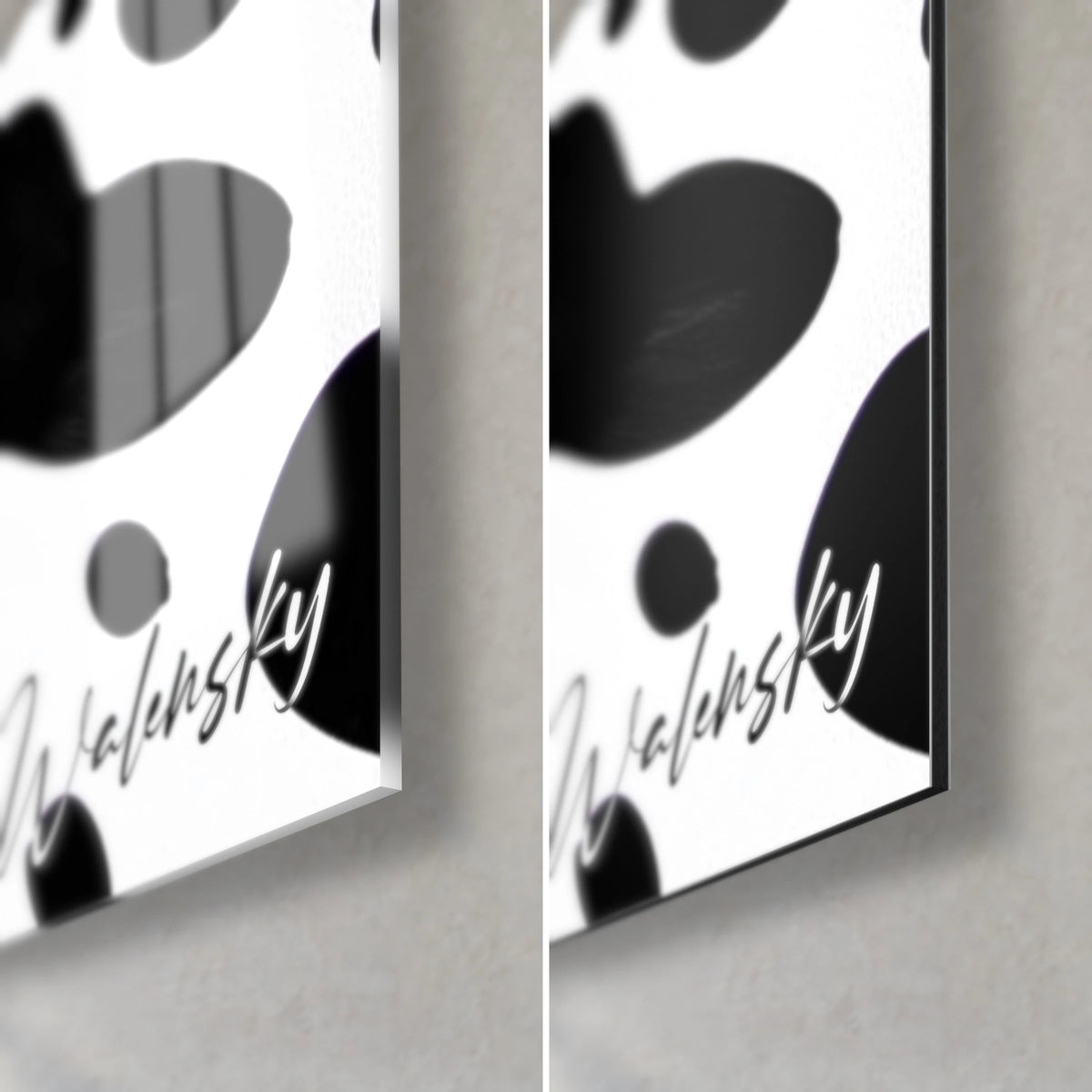 Tableau gouttes d'encre noire sur fond blanc, coin bas droit : verre acrylique brillant et alu Dibond mat, tranche de 3 mm