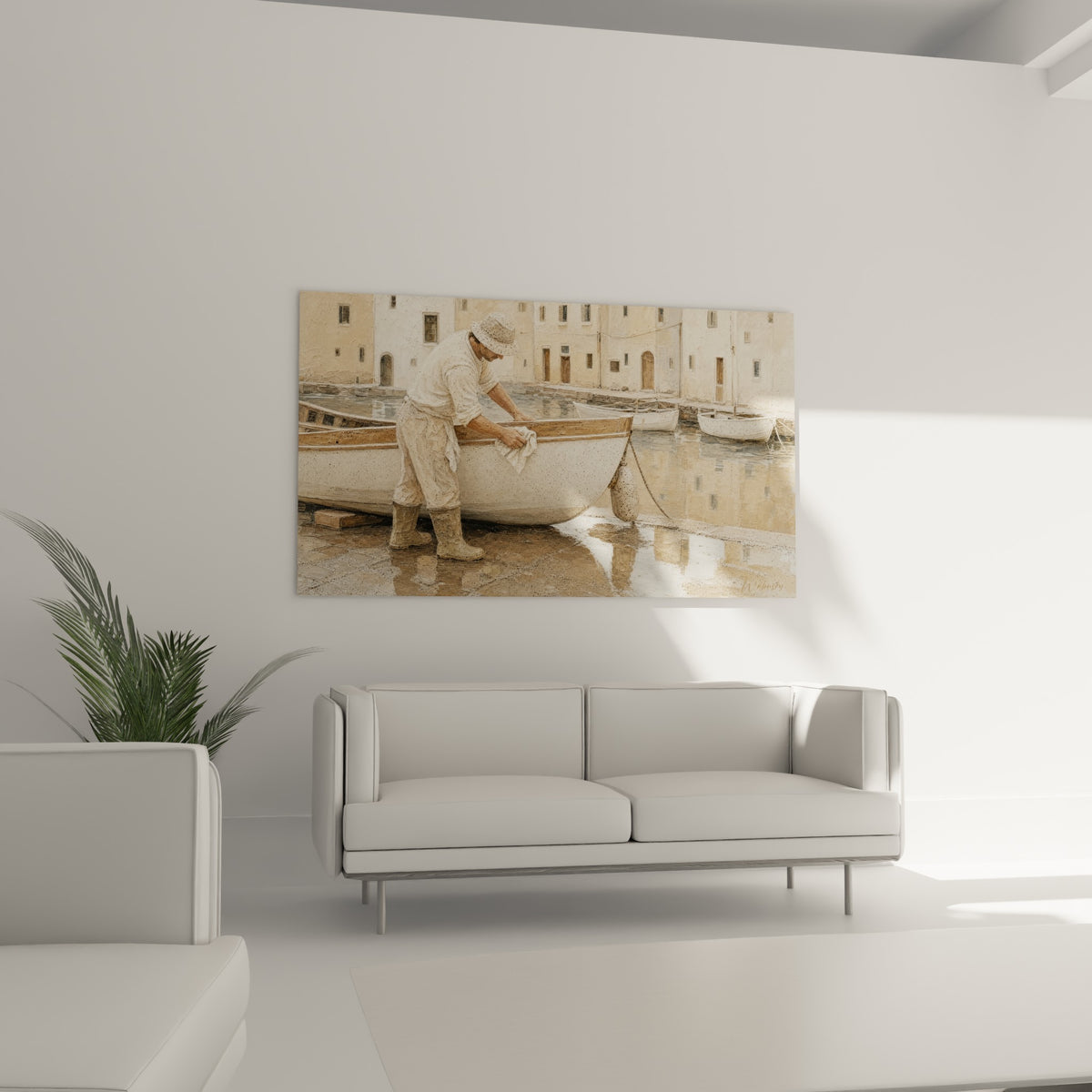 Port de Saint-Tropez aux tons crème et ocre, barque et pêcheur penché, au-dessus d'un canapé dans un salon lumineux