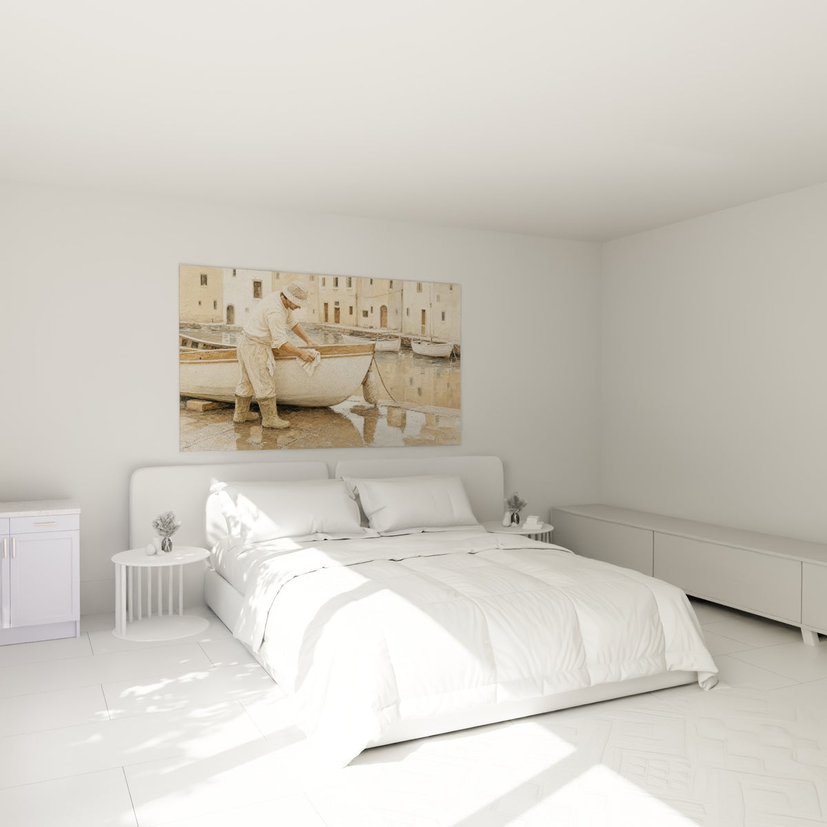 Scène portuaire beige et sable de Saint-Tropez, pêcheur au chiffon, au-dessus d'un lit dans une chambre claire