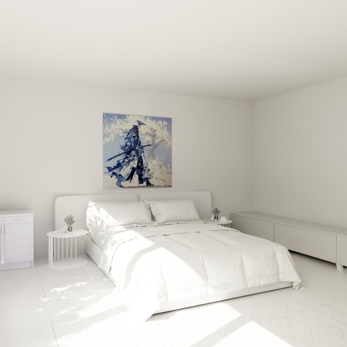 Guerrier japonais bleu marine et blanc crème, cerisier fleuri, au-dessus d'un lit dans une chambre claire.
