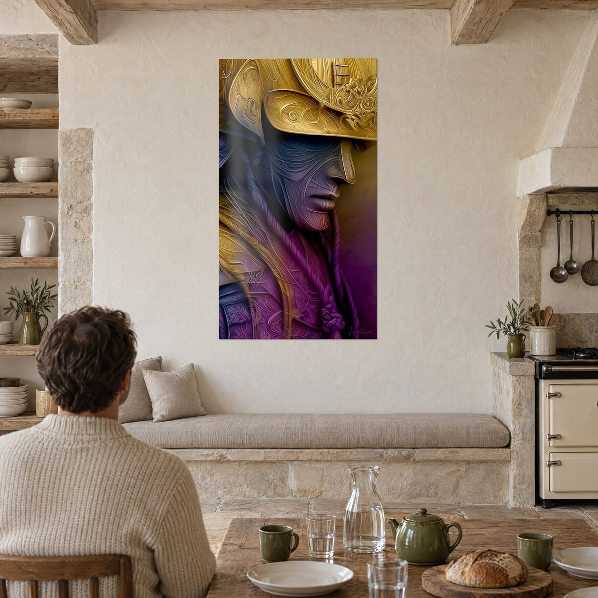 Tableau portrait de samouraï pensif, heaume ocre ciselé et dégradé violet profond, face à une table de cuisine en bois et poutres