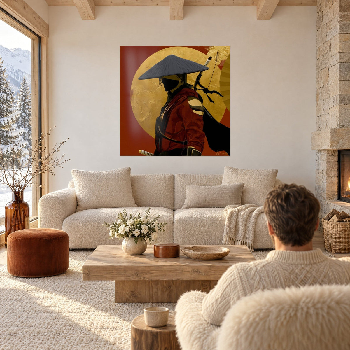 Gemälde eines Samurai mit grauem Spitzhut vor einem texturierten goldenen Kreis, rote Jacke, über einem Sofa in einem hellen Wohnzimmer