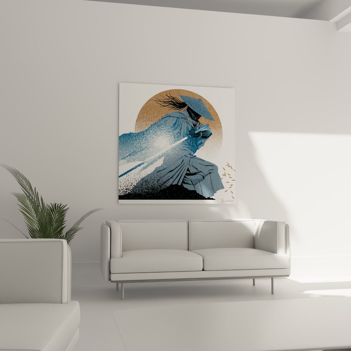 Combattant en mouvement, cape bleue et disque ocre, accroché au-dessus d'un canapé dans un salon lumineux