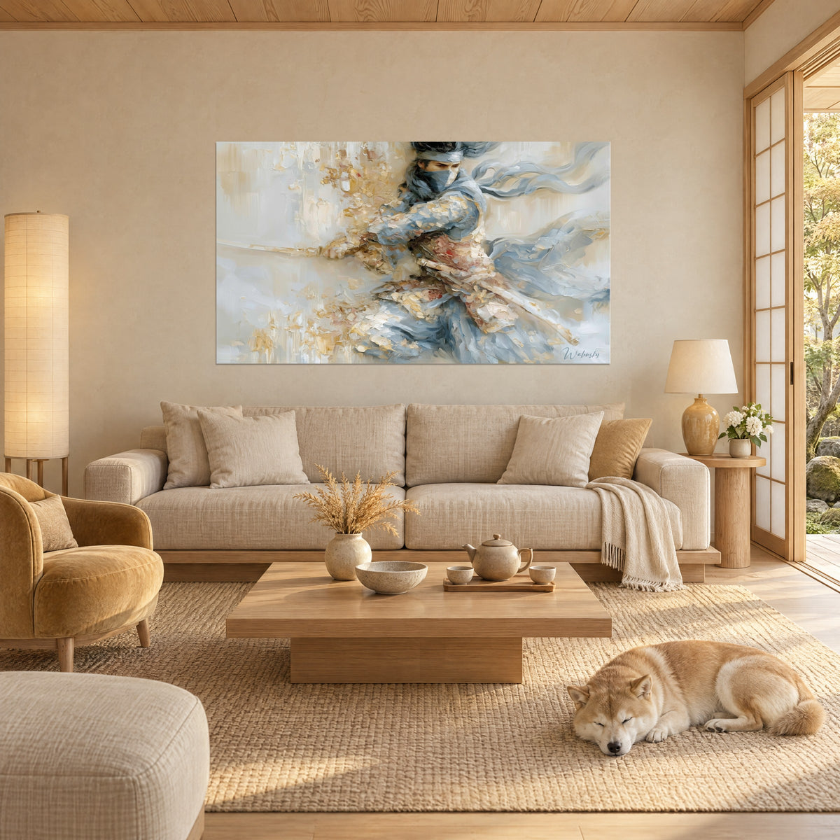 Cuadro de un guerrero velado que empuña su sable, tonos azul pizarra y oro pálido, shiba dormido, encima de un sofá en un salón luminoso