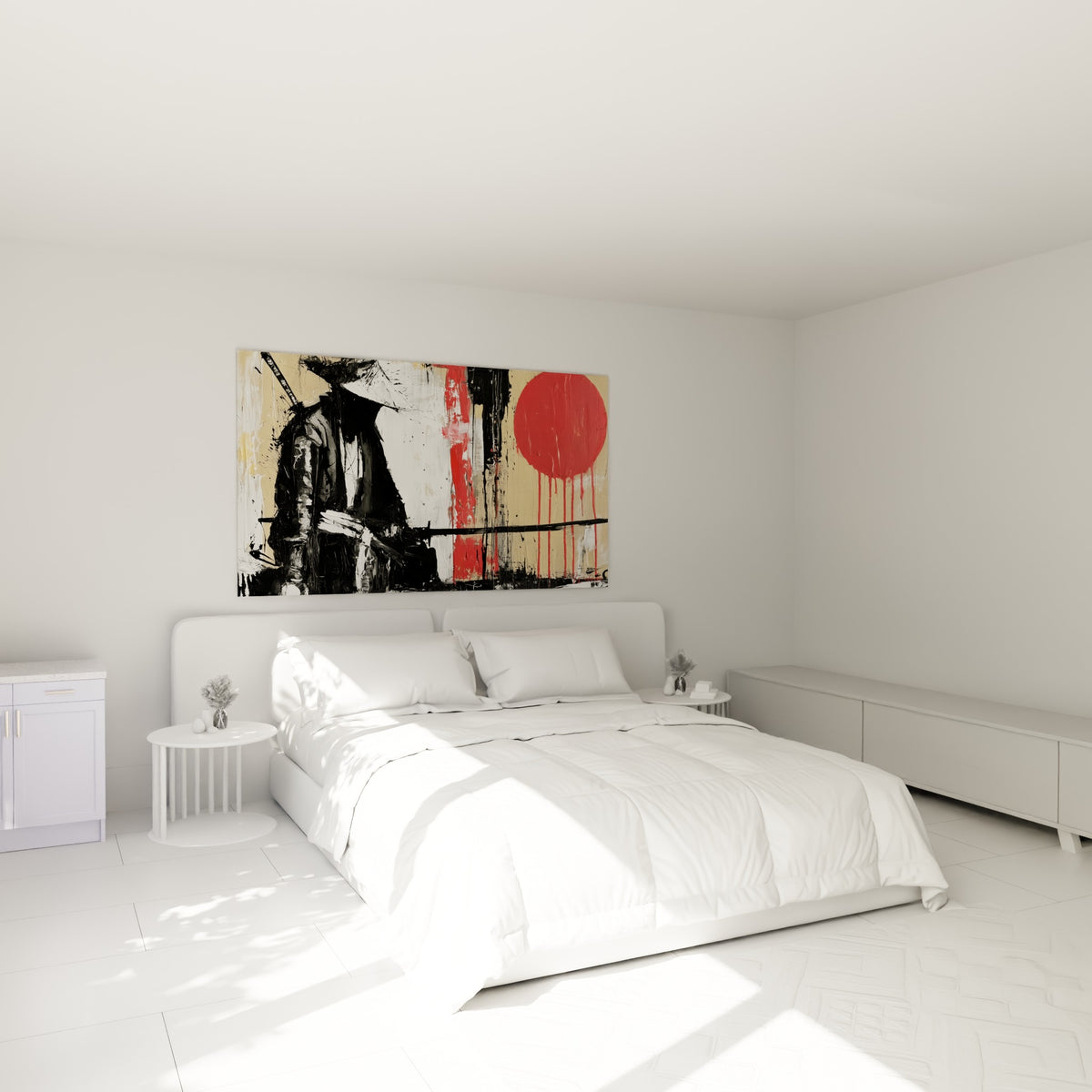 Guerrier japonais noir et rouge intense accroché au-dessus d'un lit dans une chambre claire