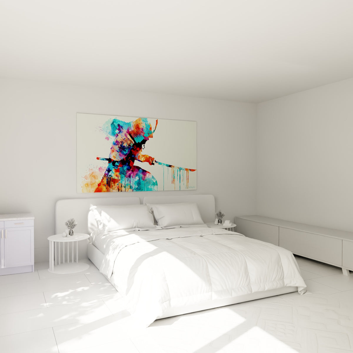 Guerrier japonais aux teintes bleu pétrole et orange vif, katana tendu, au-dessus d'un lit dans une chambre claire