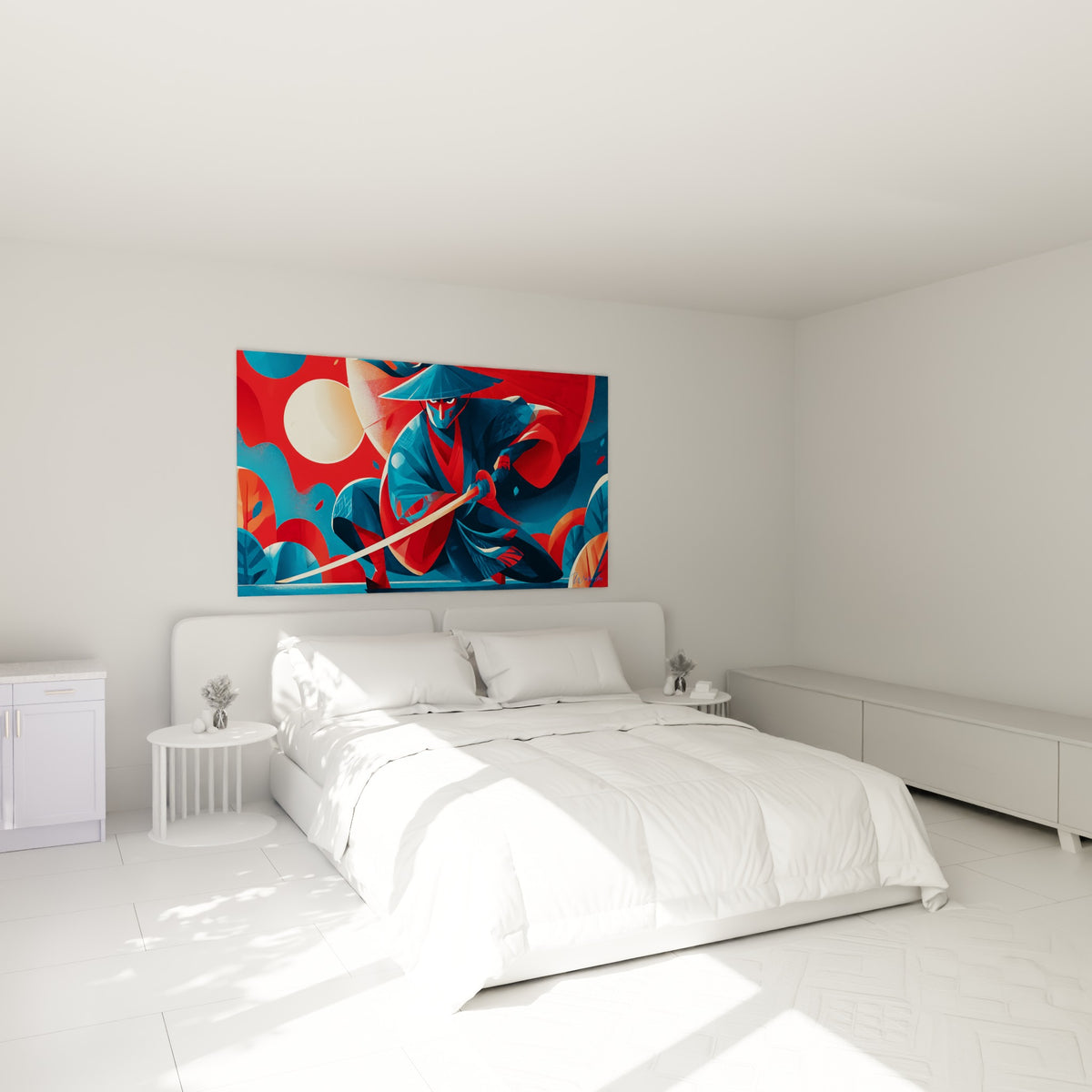 Guerrier Samouraï bleu et rouge, katana en garde, accroché au-dessus d'un lit dans une chambre claire