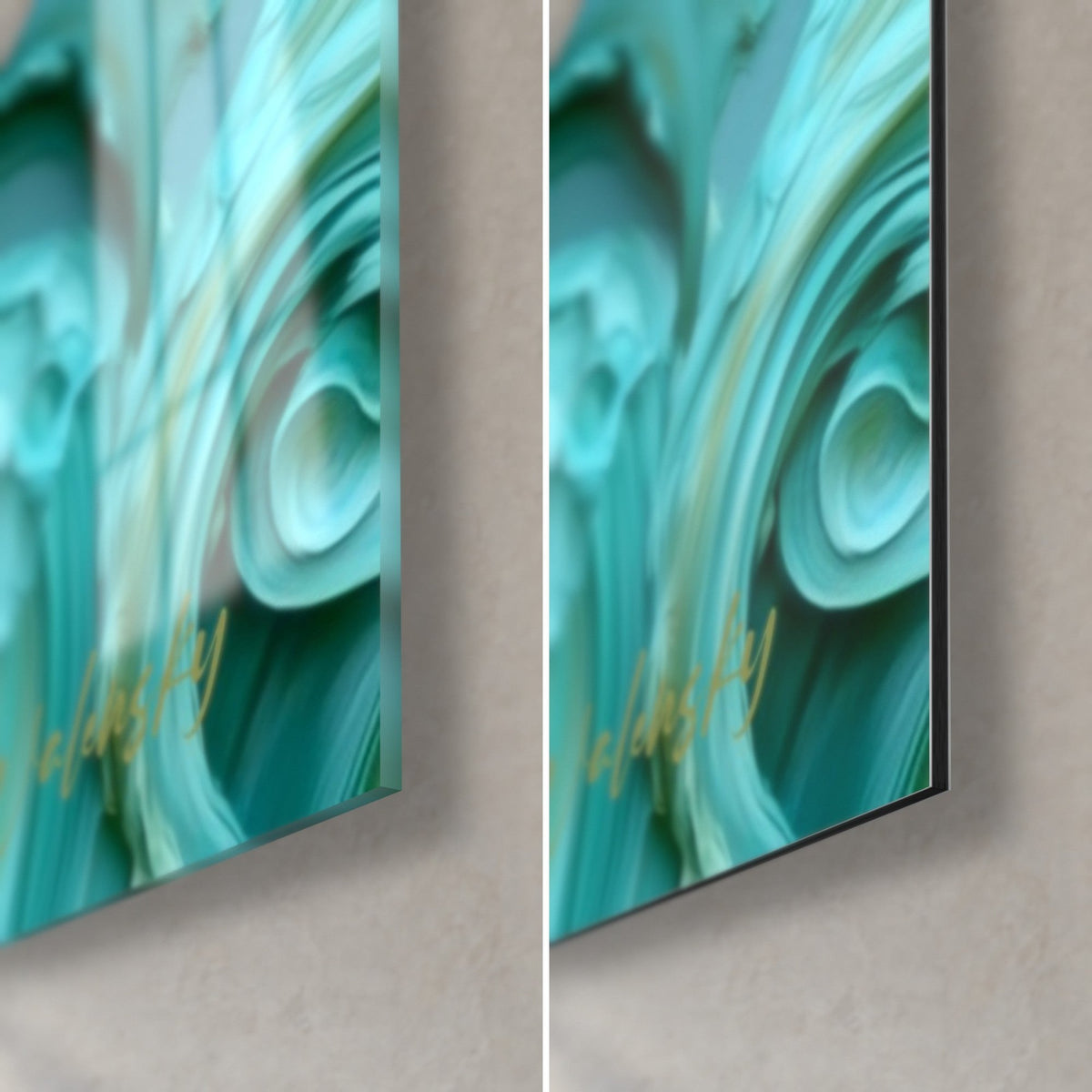 Tableau guerrier en armure turquoise, coin bas droit, spirales vert menthe et reflets du verre brillant contre l'alu Dibond mat