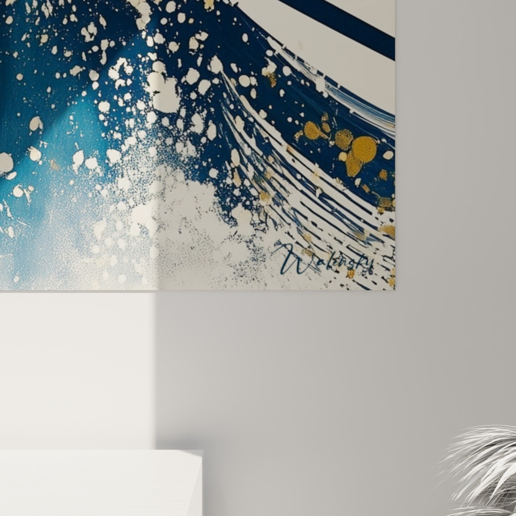 Empâtements dorés et coulures bleu marine se mêlant sur la toile, grain visible du manteau du Samouraï