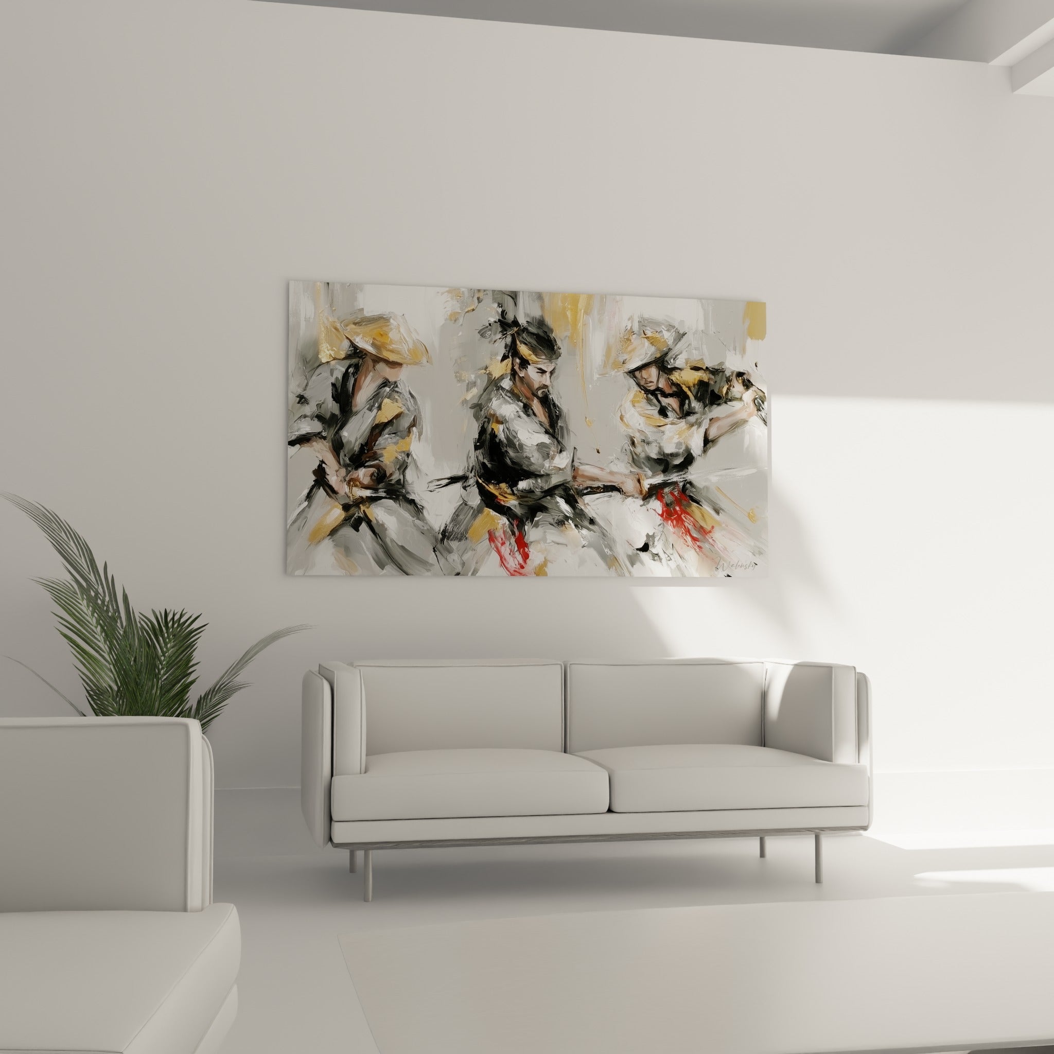 Guerriers japonais aux tons gris et dorés brandissant leurs sabres, toile placée au-dessus d'un canapé dans un salon lumineux