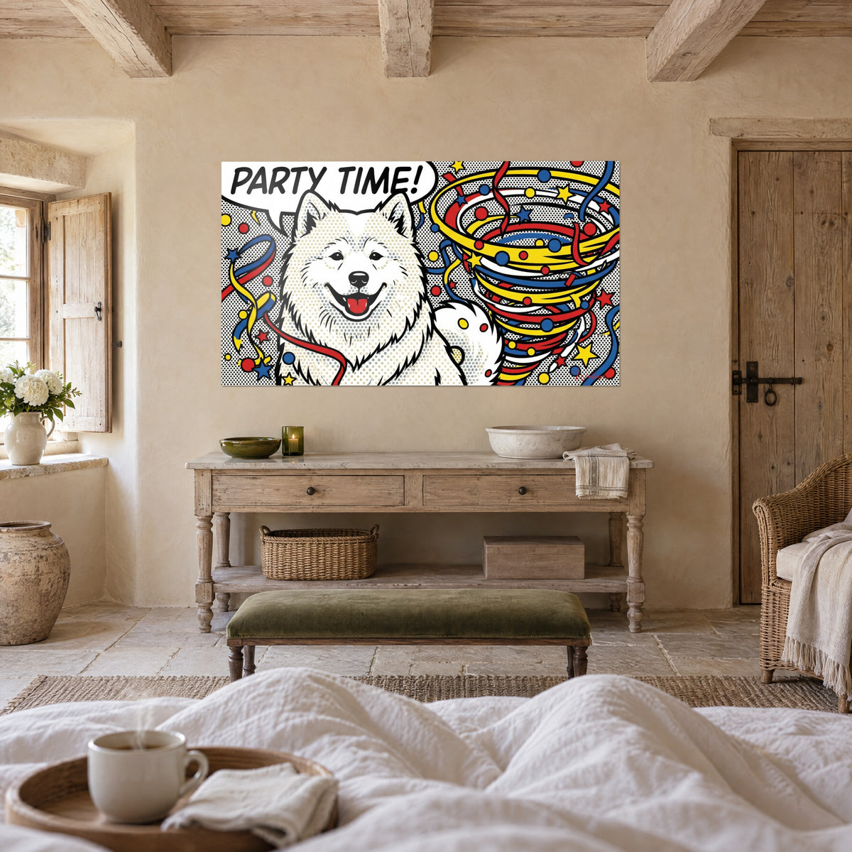 Schilderij van een popart-samojeed met rode tong, gele en blauwe confettispiraal, boven een bed in een lichte slaapkamer