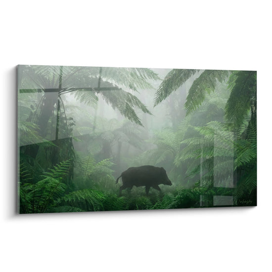 Schilderij Wild Zwijn in Mystieke Mist van Tropisch Regenwoud - Primitieve Sfeer - Wild Zwijn Editie