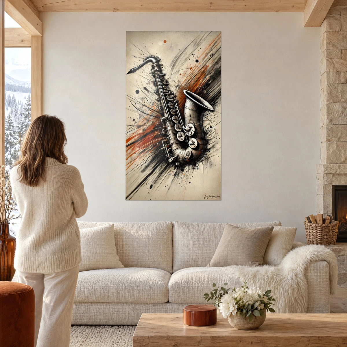 Πίνακας ασημένιο saxophone με πορτοκαλί και μαύρους παφλασμούς, μπεζ φόντο, πάνω από καναπέ σε φωτεινό σαλόνι