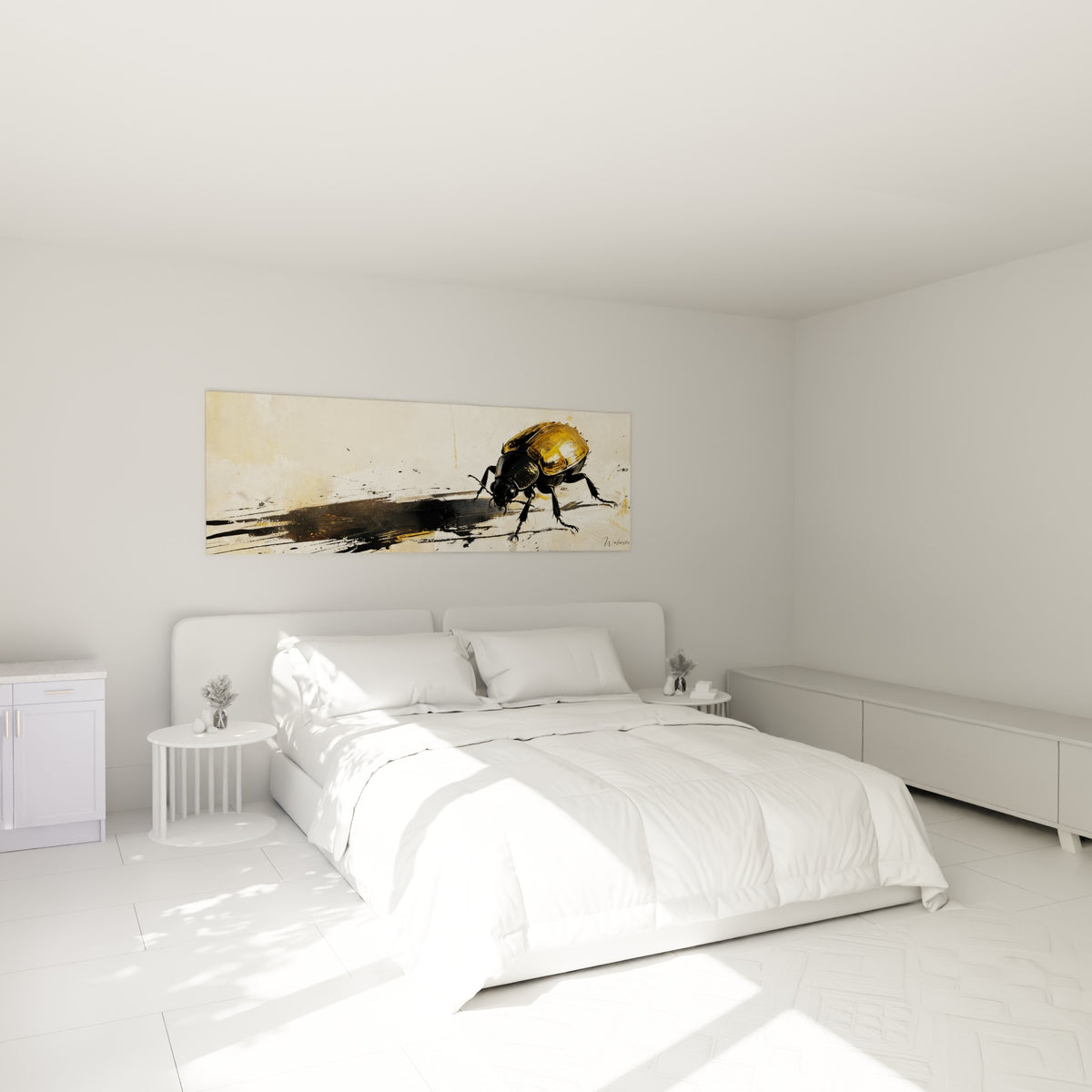 Insecte doré à carapace brillante et pattes noires, tableau Scarabé au-dessus d'un lit dans une chambre claire
