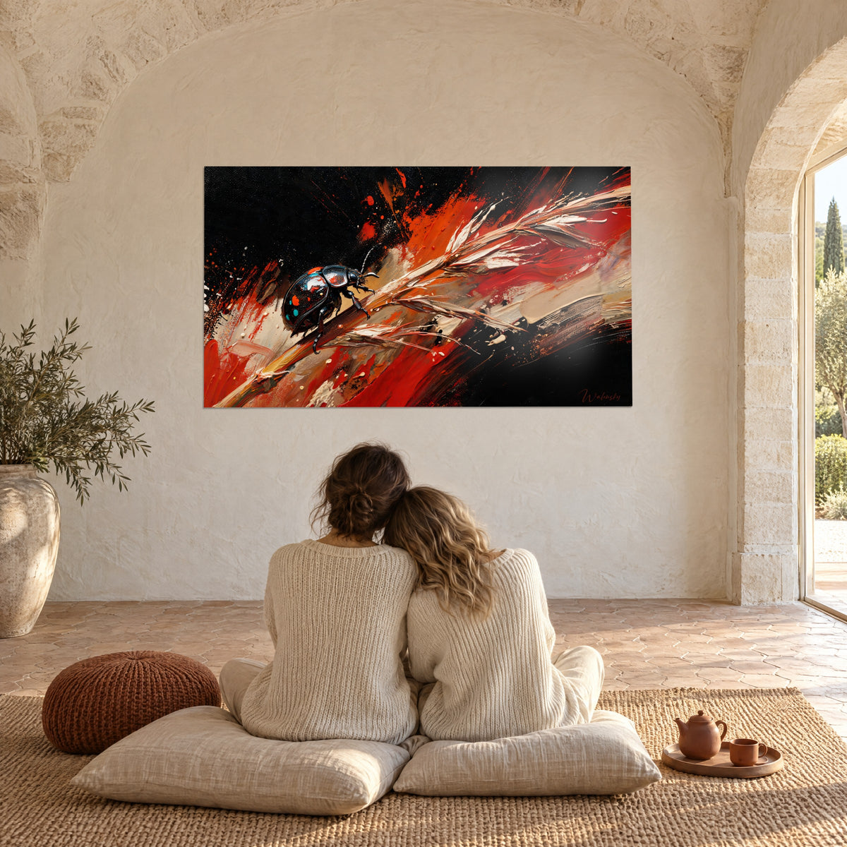 Obraz czarna bestia o cienkich czułkach wspinająca się po czerwono-kośćowej łodydze, gruba faktura, sklepione ściany prowansalskiej zagrody