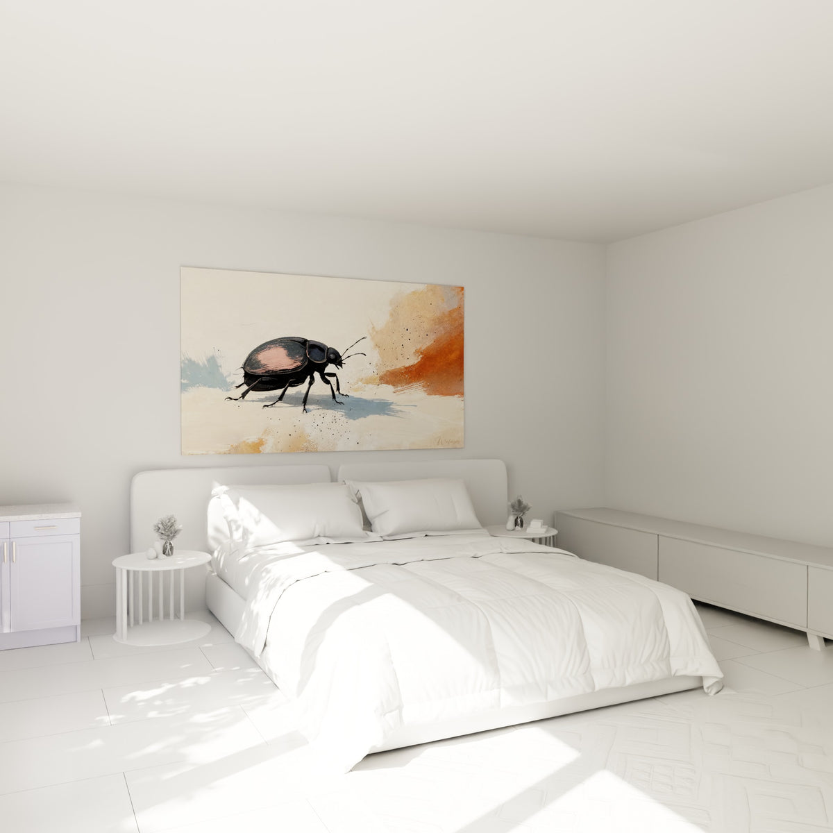 Insecte noir et rose peint façon aquarelle, accroché au-dessus d'un lit dans une chambre claire