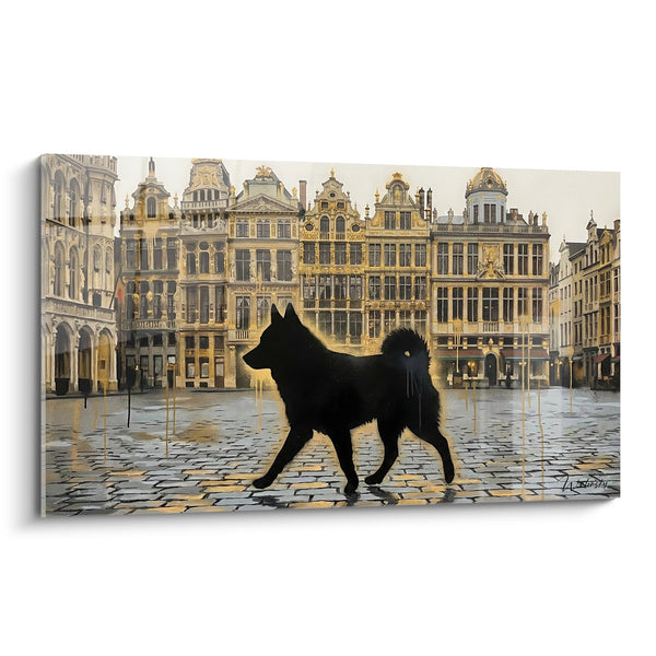Schilderij Schipperke in Donkere Silhouet op Geplaveid Plein met Gouden Reflecties - Stedelijke Elegantie - Editie Schipperke