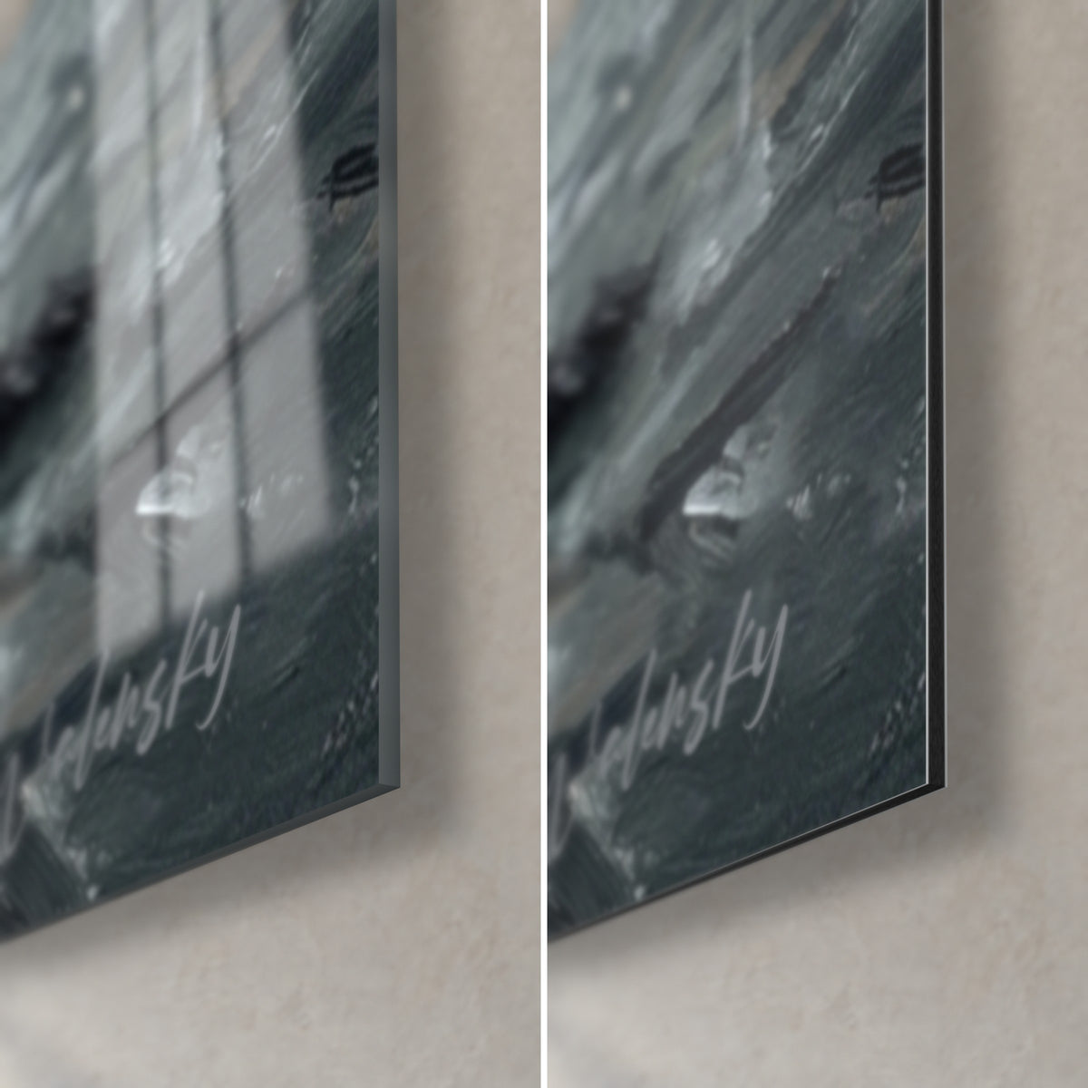 Obraz mały czarny terier szorstkowłosy, prawy dolny róg: błyszczące szkło akrylowe z refleksami, matowe szare aluminium Dibond, krawędź 3 mm
