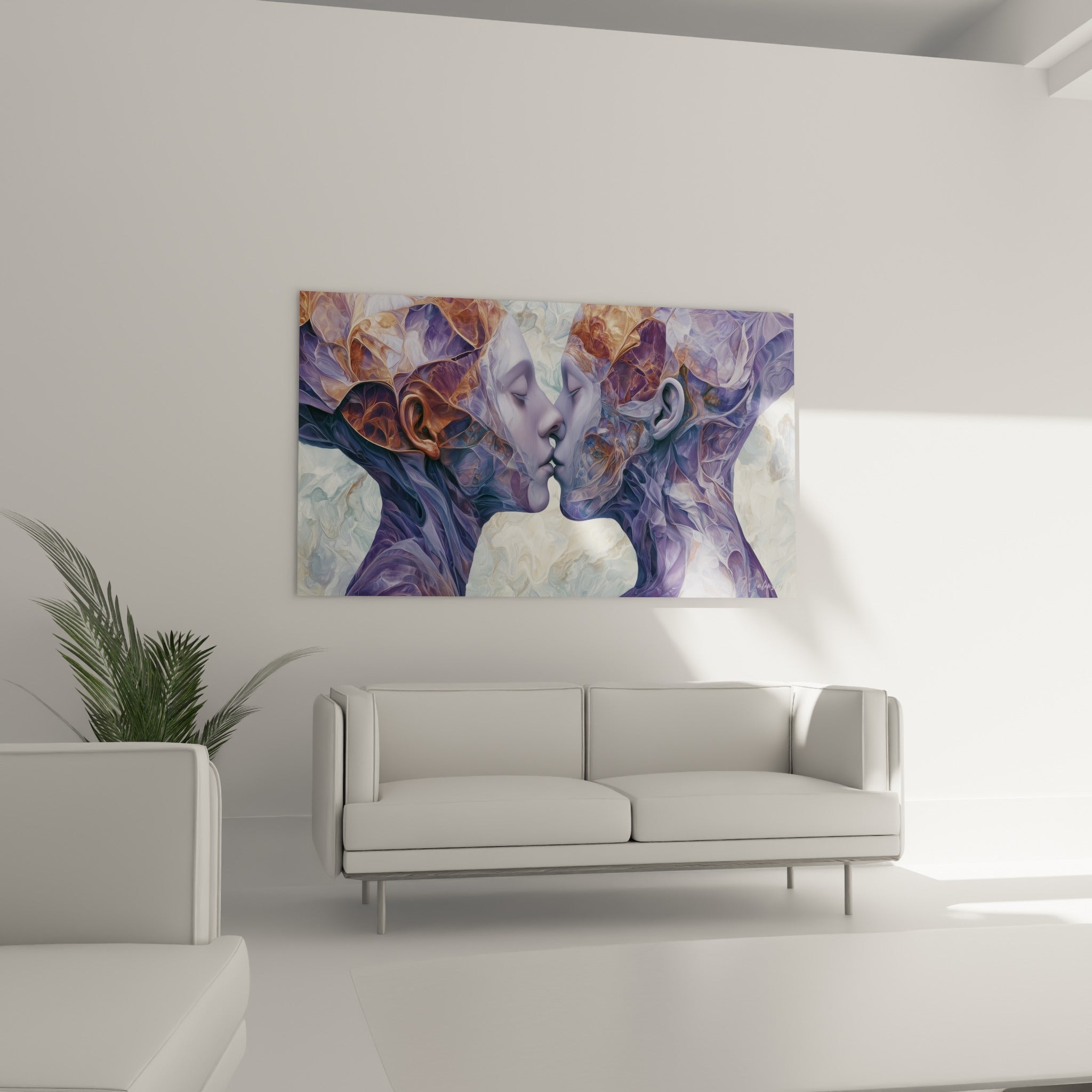 Visages fusionnés dans un dégradé violet et ambré, tableau accroché au-dessus d'un canapé dans un salon lumineux