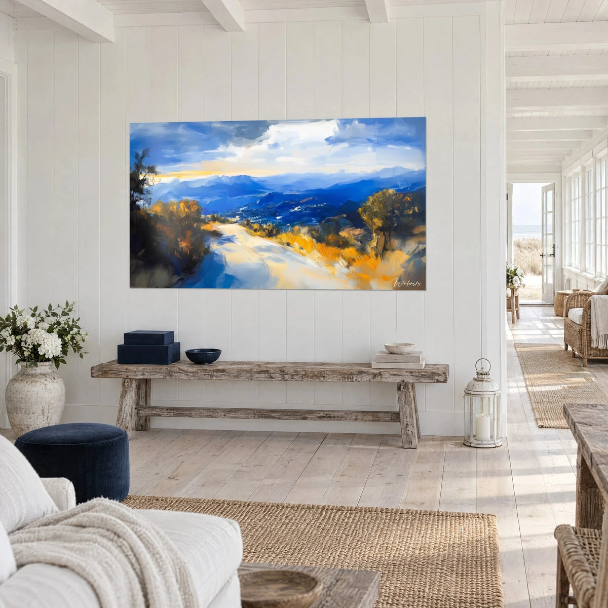 Quadro sentiero di cresta sotto un cielo nuvoloso, valle blu oltremare e cespugli dorati, in una casa sul mare