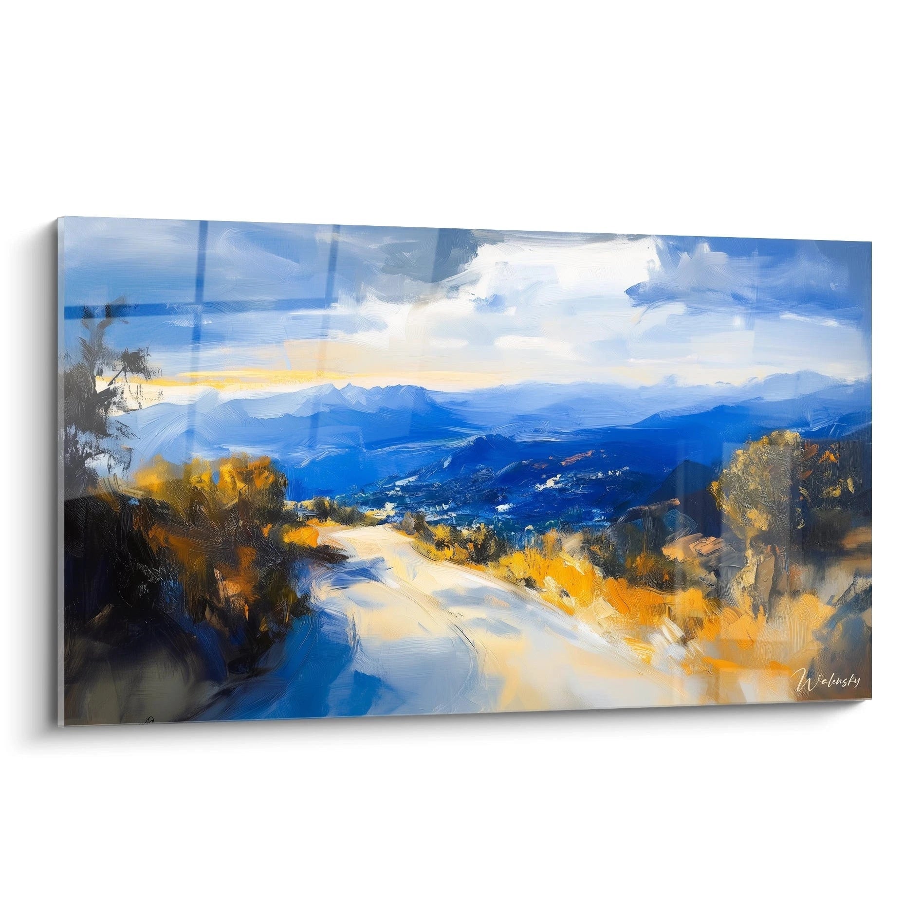 Tableau montagne représentant un paysage aux teintes bleues et dorées, avec un chemin sinueux au premier plan et des montagnes majestueuses à l'horizon, peint dans un style impressionniste aux coups de pinceau expressifs créant texture et mouvement.
