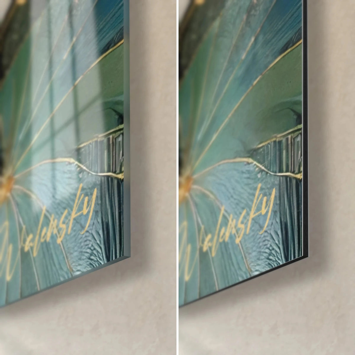 Tableau lotus aux nervures dorées, coin bas droit : verre acrylique brillant à gauche, Dibond mat à droite, tranche de 3 mm
