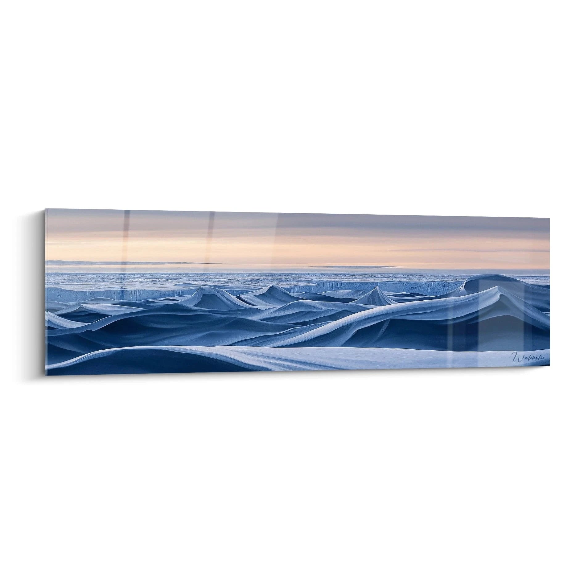 Tableau paysage polaire présentant des formations glaciaires ondulantes aux teintes bleues profondes et blanches, s'étendant jusqu'à un horizon où se déploie un ciel aux nuances rosées et ambrées, créant une atmosphère sereine et majestueuse.

