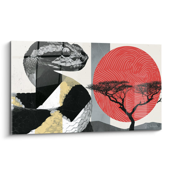 Serpent gris et blanc enroulé devant un soleil rouge graphique et un arbre noir stylisé