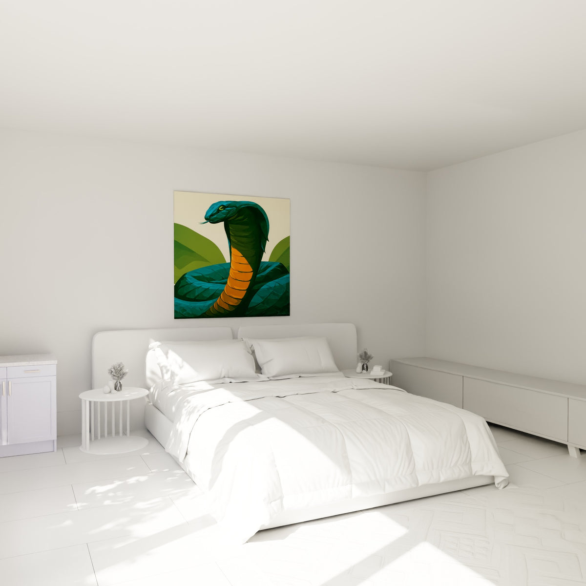 Serpent cobra bleu marine et orange dressé au-dessus d'un lit dans une chambre claire