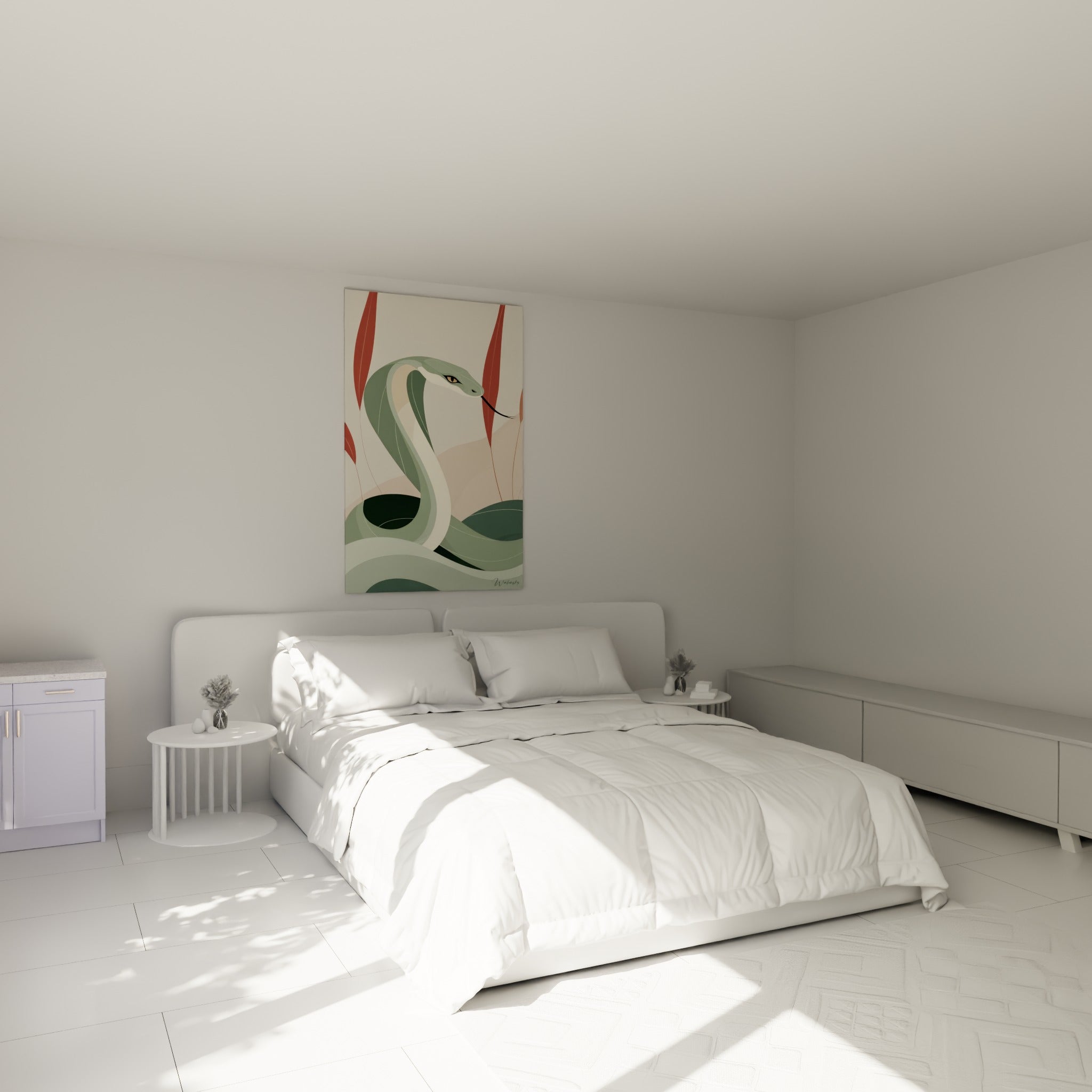 Serpent vert et crème enroulé accroché au-dessus d'un lit dans une chambre claire