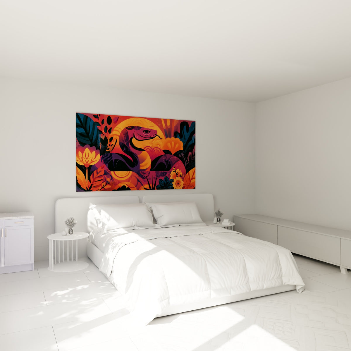 Reptile doré et anthracite en spirale accroché au-dessus d'un lit dans une chambre claire