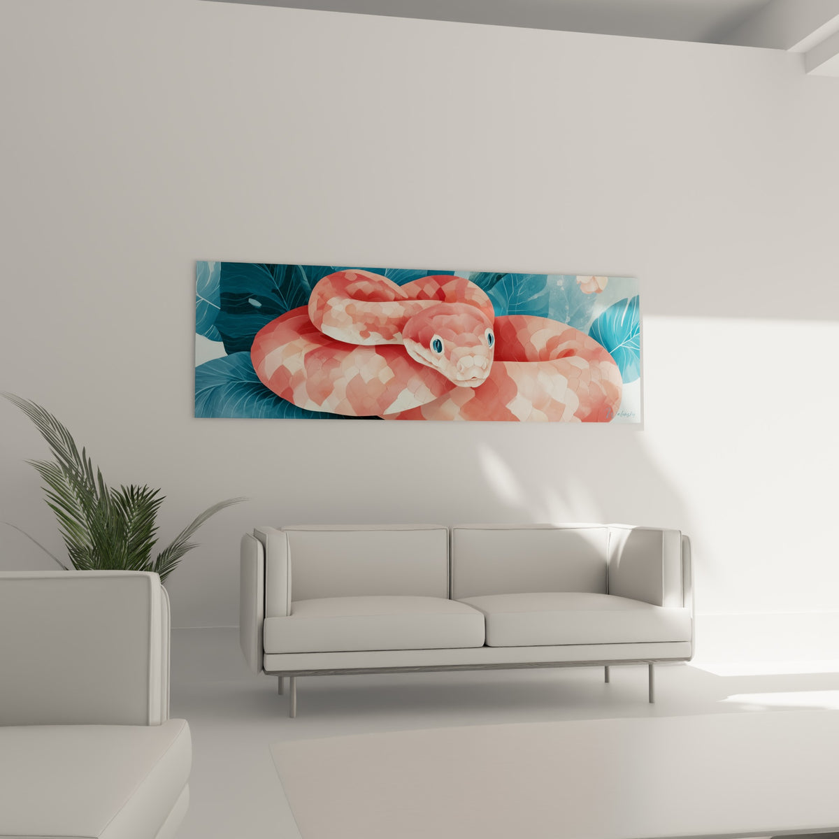 Écailles roses et pêche du serpent lové, présentées au-dessus d'un canapé dans un salon lumineux