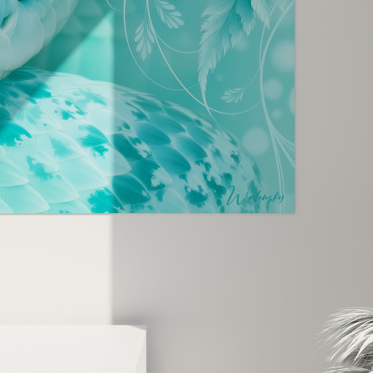 Écailles turquoise et blanc givré du serpent, grain aquarelle visible en gros plan sur la toile accrochée.