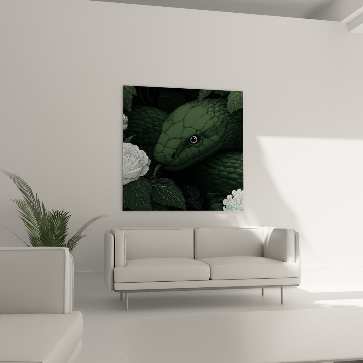 Tête de serpent vert émeraude aux écailles ciselées, au-dessus d'un canapé dans un salon lumineux