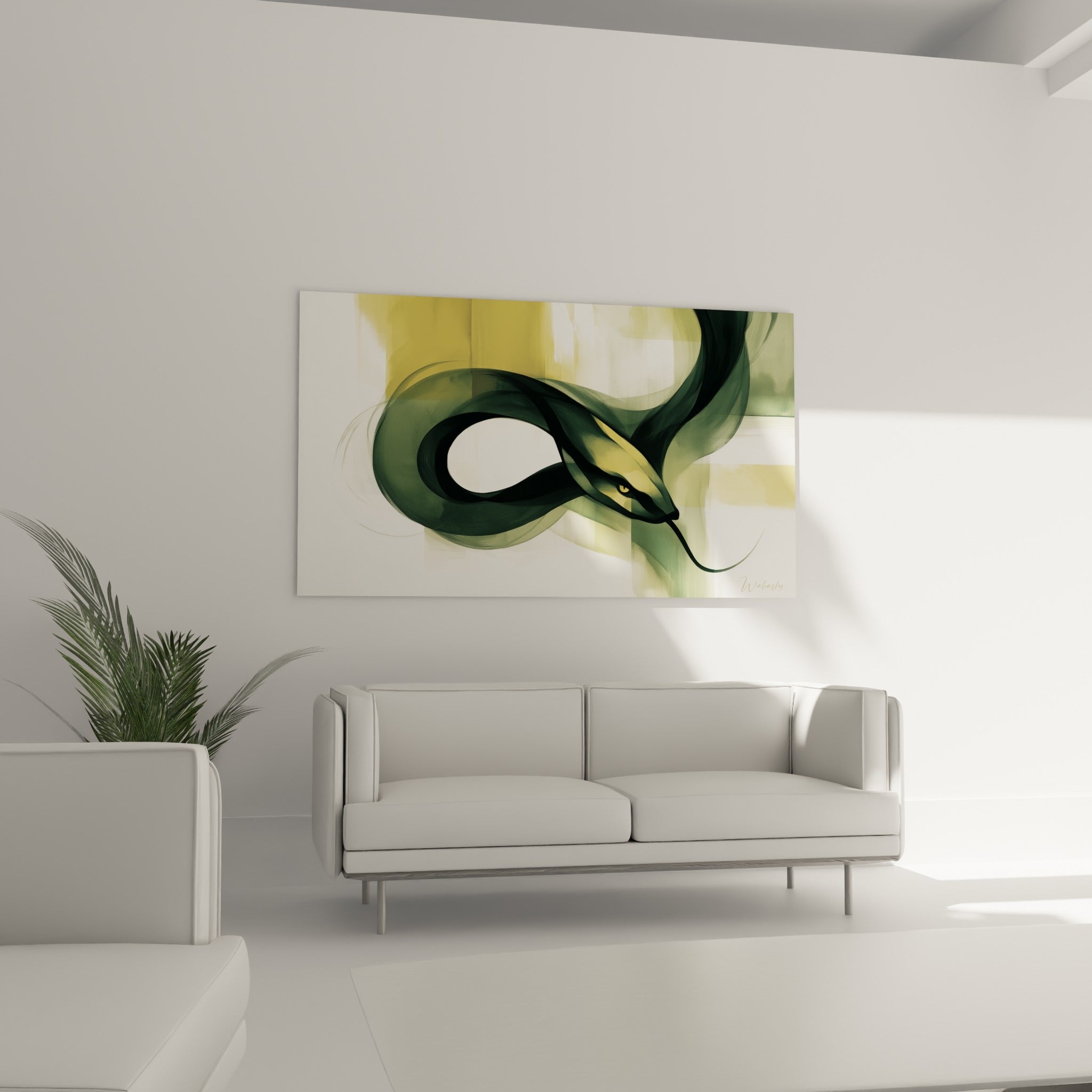 Corps sinueux vert émeraude et jaune pâle du serpent placé au-dessus d'un canapé dans un salon lumineux