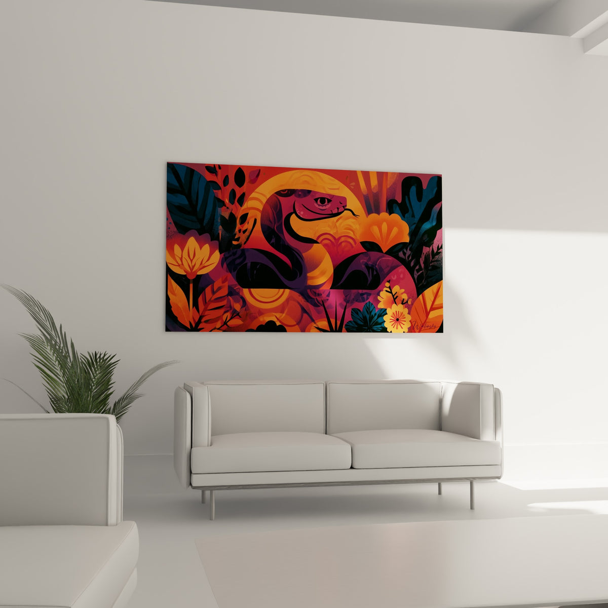 Motif tropical orange et violet représentant un serpent lové au-dessus d'un canapé dans un salon lumineux