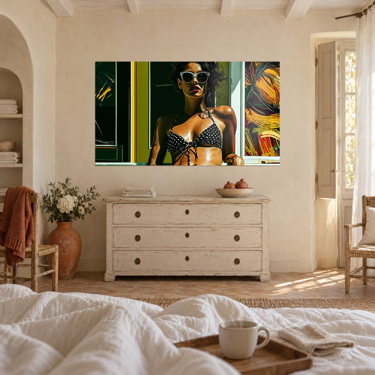 Obraz portret w stylu pop art kobiety w czarnym bikini w białe grochy, czerwone usta, oliwkowa rama, nad łóżkiem w jasnej sypialni