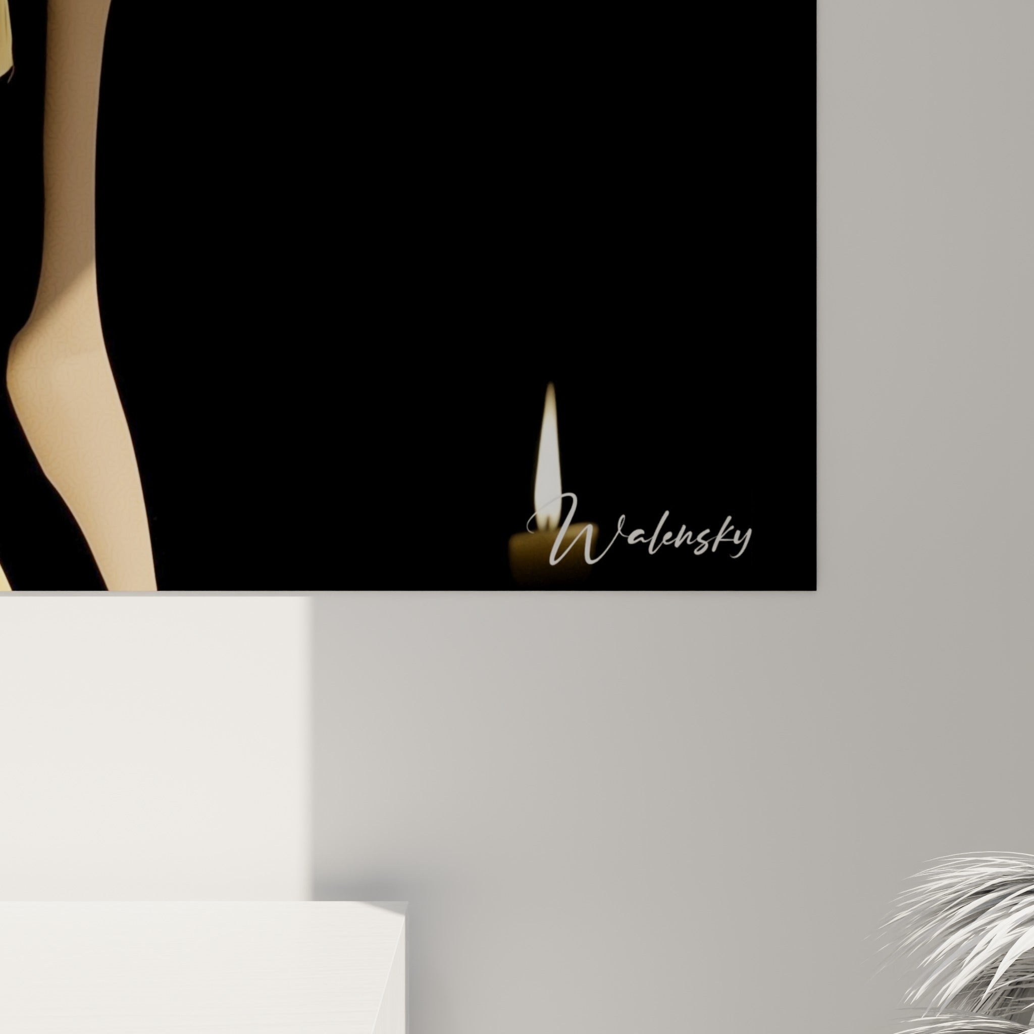 Détail de la robe dorée aux reflets satinés contrastant avec les noirs profonds de la toile