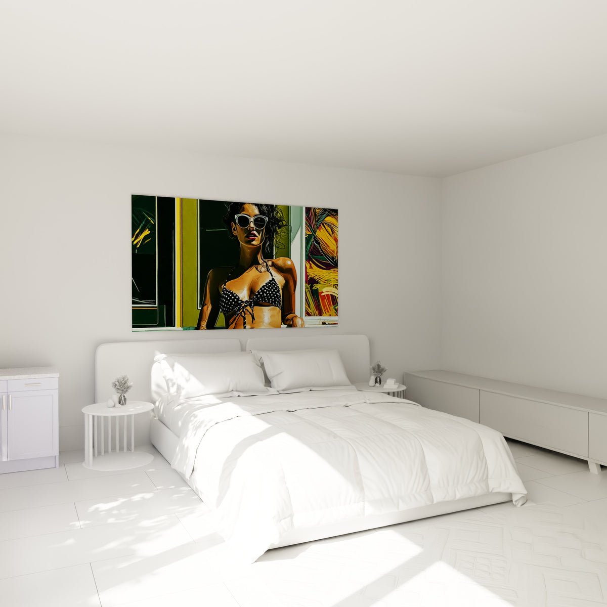 Regard assuré derrière des lunettes fumées, bikini noir à pois, au-dessus d'un lit dans une chambre claire