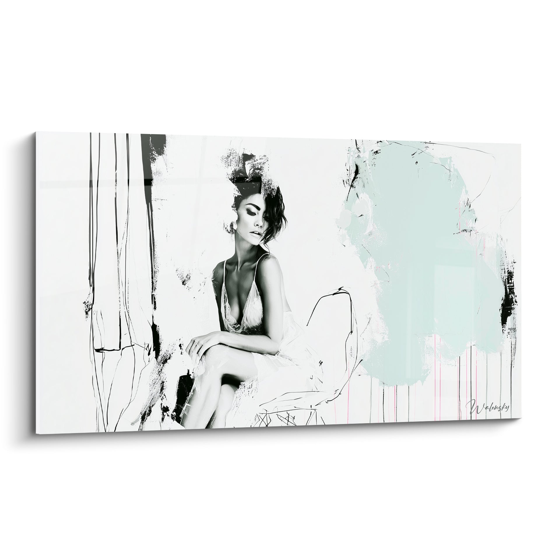 Femme assise en robe blanche, portrait noir et blanc esquissé, tache menthe pastel en arrière-plan