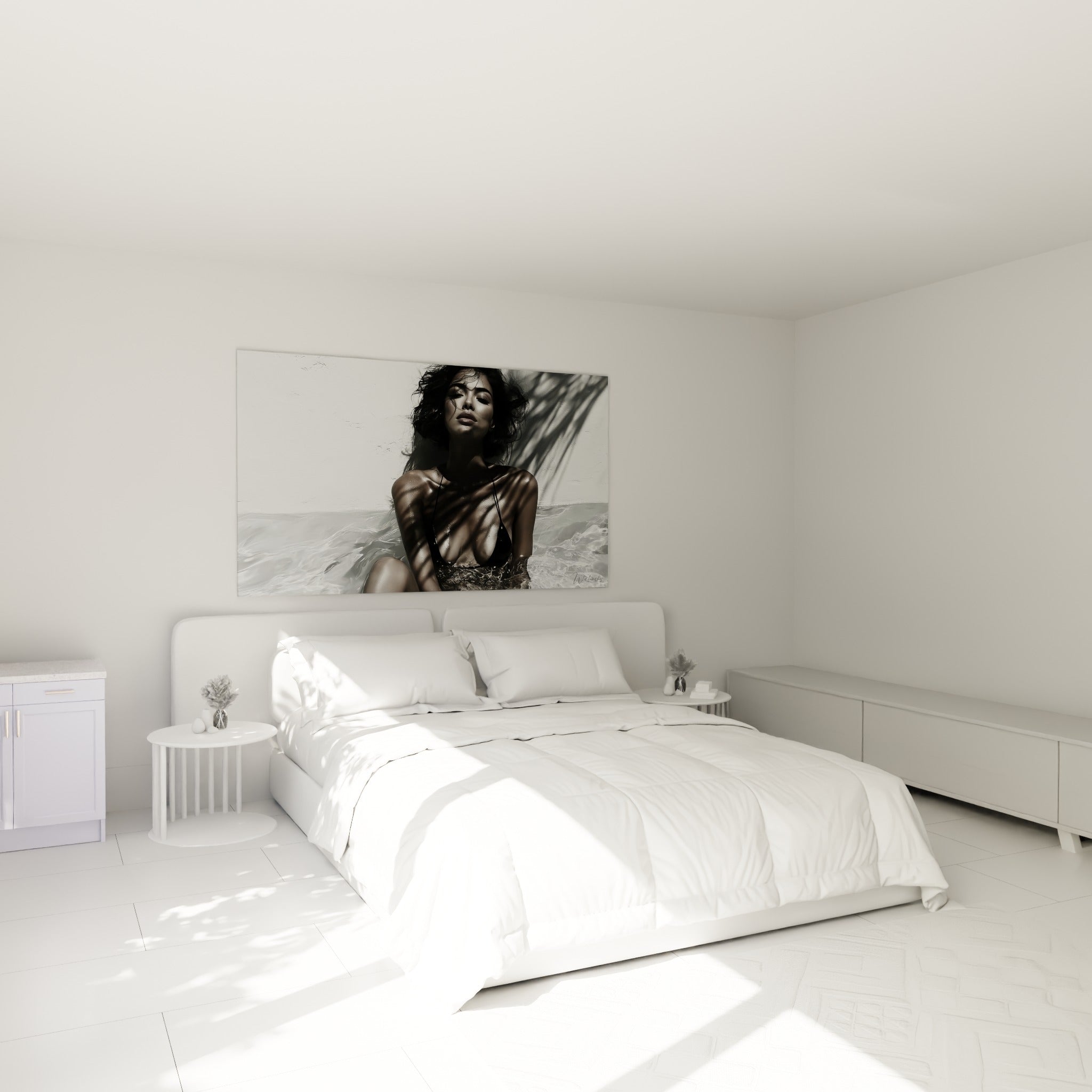 Femme aux cheveux sombres immergée dans l'eau, jeu d'ombres anthracite, au-dessus d'un lit dans une chambre claire